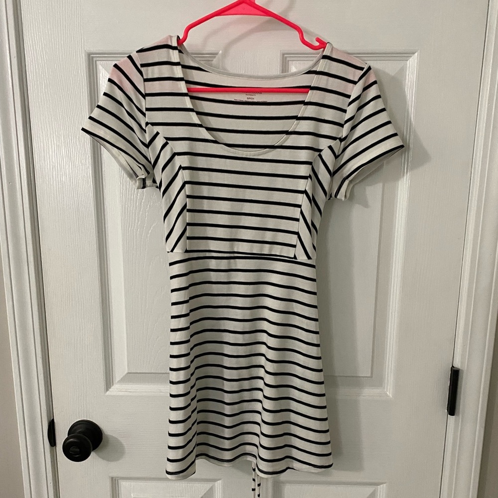 Motherhood Maternity shirt- size small